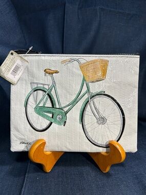 NWT Blue Q bags organizational pouch